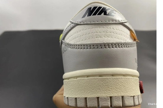 Dunk DM1602-106 Nike Low Lot 8  O-W 0119